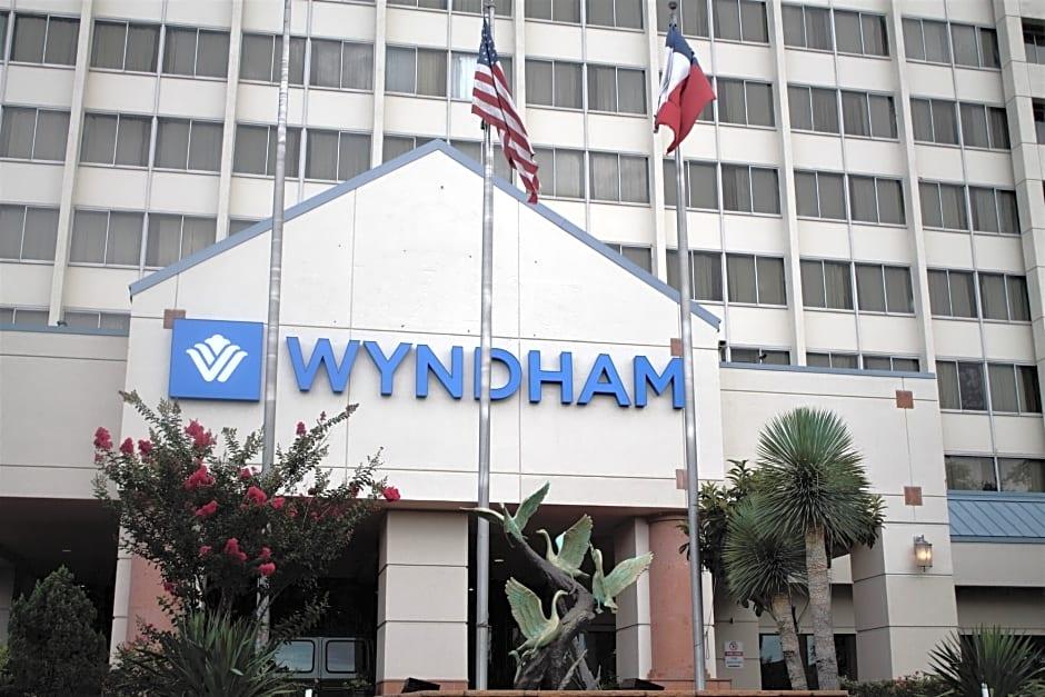 Wyndham Houston Near Nrg Park/Medical Center Hotel Exterior photo